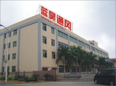 负压风机,降温湿帘,风机,换气扇,通风机,排气扇,排风扇,水帘片,水帘墙,冷气机通风设备,降温设备,除尘设备,通风降温设备,通风降温系统,除尘系统,通风降温工程.,工厂,厂商-东莞市蓝昊通风降温设备
